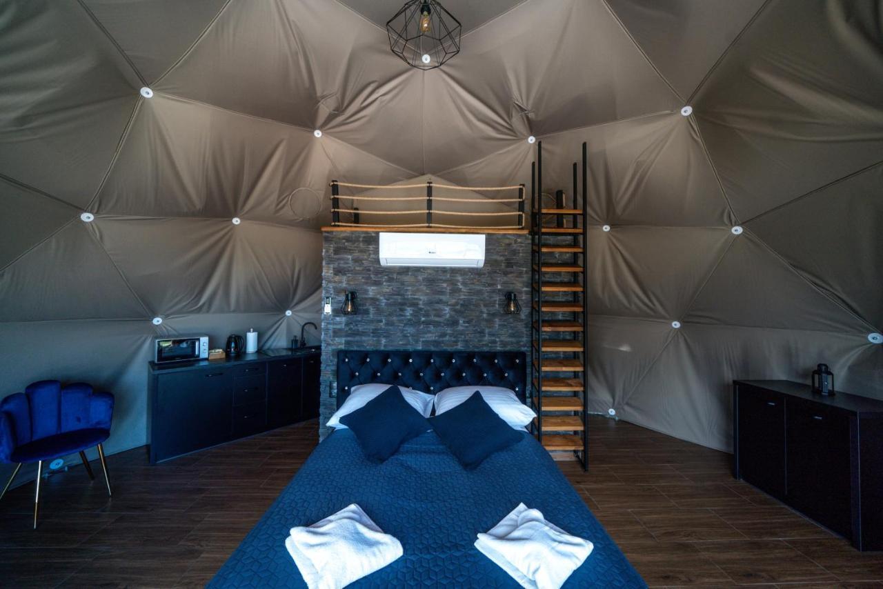 Peak Glamp & Jacuzzi Glamping *